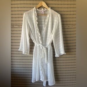 Oscar De La Renta Pink Label Elegant White Women's Short Robe with Ruffles